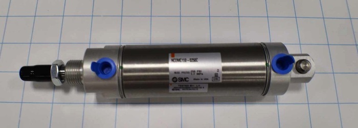 Air Cylinders, Double Acting Type, Double Acting Single Rod Model, 1 1/2" Bore, 2 1/2" Stroke, Rubber Cushion, With Magnet