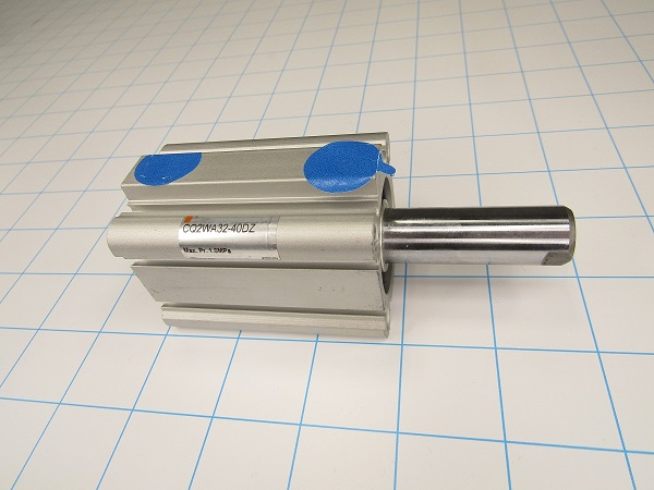 Air Cylinders, M8 Rod Thread, 32 mm Bore, 40 mm Stroke, With Both Side Shafts