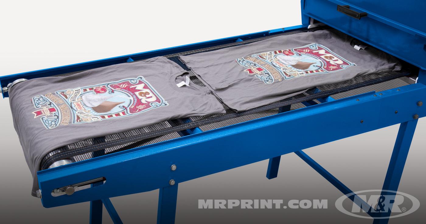Economax D is available with an additional 60 cm (24”) extended infeed for larger garments/prints or sweatpants.