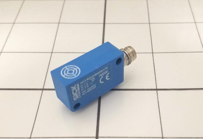 Magnetic Proximity Switch, NPN, W/O cable, 10-30VDC, M12