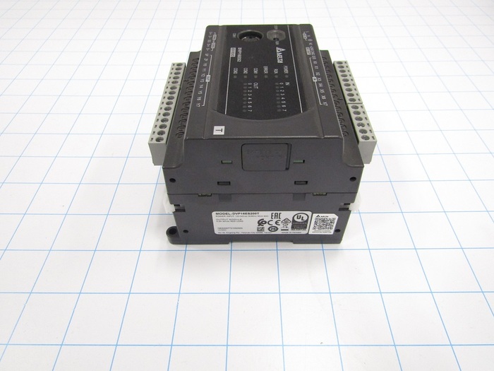 PLC, DVP, 16 I/O, 8 Inputs, 24VDC Sink/Source, 8 Outputs, Transistor