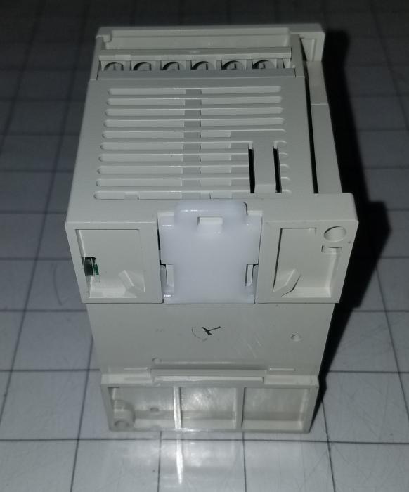 PLC, FX3S, 10 I/O, 6 Inputs, 24VDC Sink/Source, 4 Outputs, Transistor, 100-240VAC