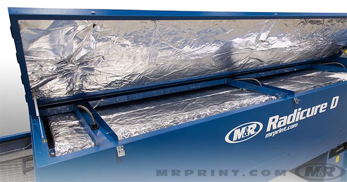 Fully insulated quick-access oven section allows  for easy cleaning and maintenance.