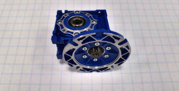 Reducers, Angle Type, Worm Type of Gears, 60:1 Ratio, Hollow Bore, 18 mm Output Diameter, Hollow Bore, 14 mm Input Diameter, 63B5 Input Flange Size, Foot mounted