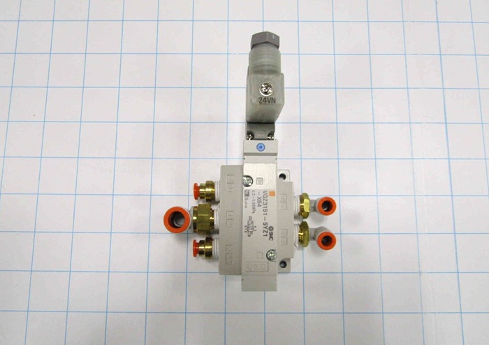 Valves, Solenoid Valve Type, 2 Position / 5 Way Operation, Single Coil, 24 VDC Coil Voltage, Individual Mounting